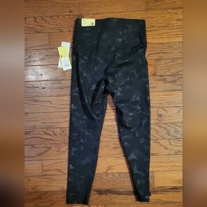 All In Motion Women's Premium Camo Print Elongate Ultra High-Rise Leggings NWT